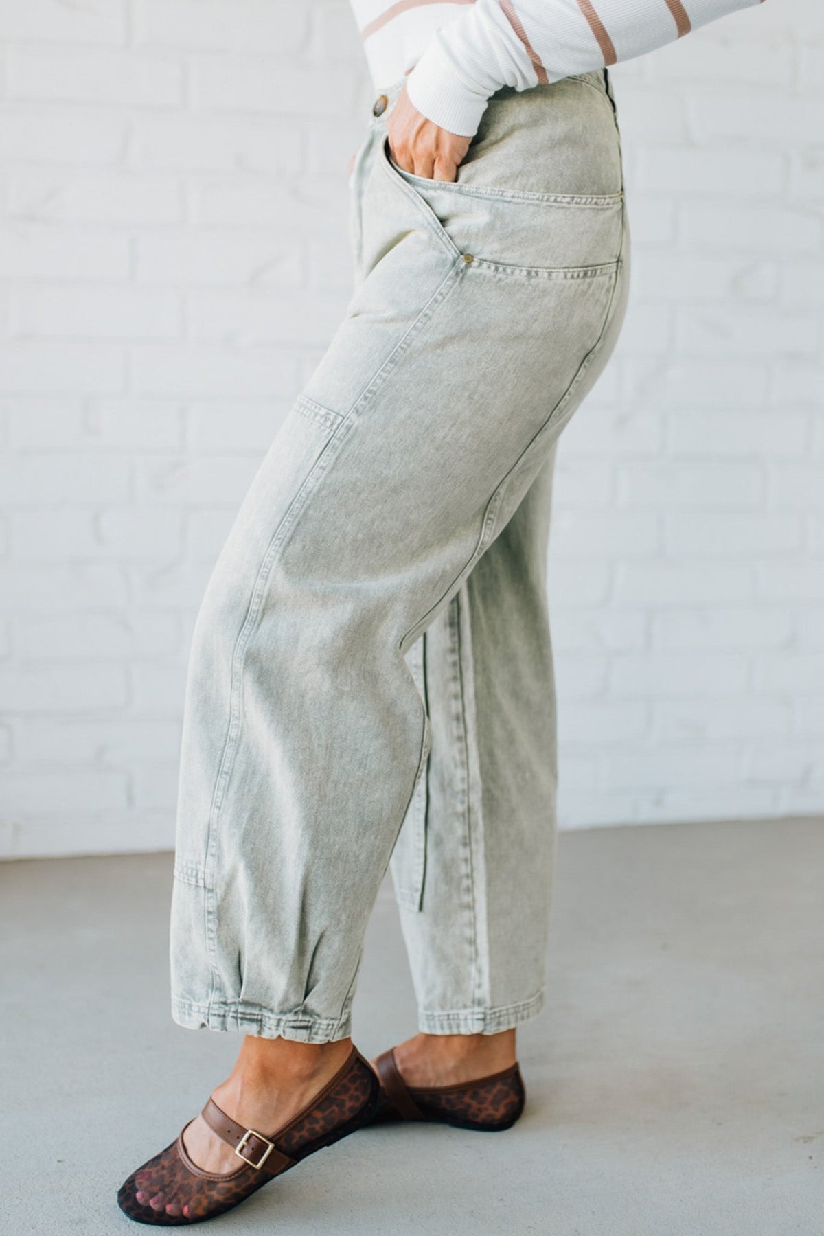 Ace Knee Patch Barrel Jeans | Light Olive - SO ME