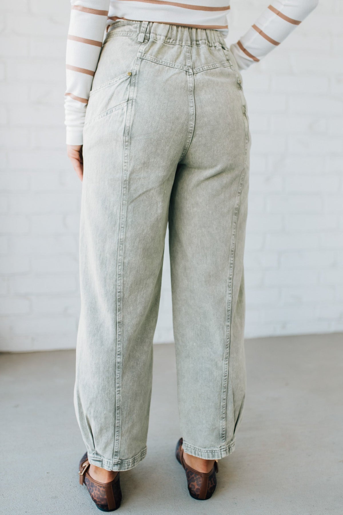 Ace Knee Patch Barrel Jeans | Light Olive - SO ME