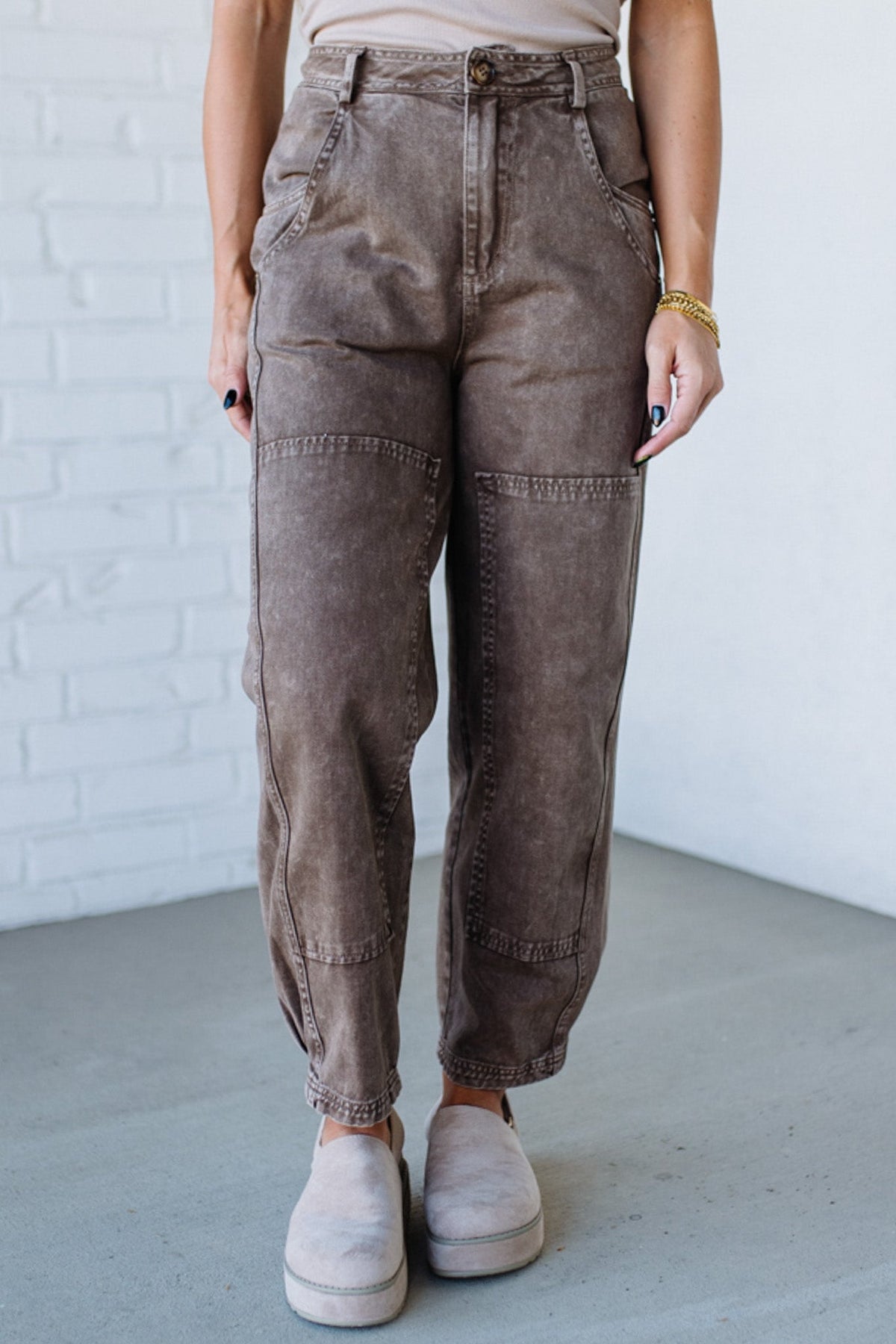 Ace Knee Patch Barrel Jeans | Brown - SO ME