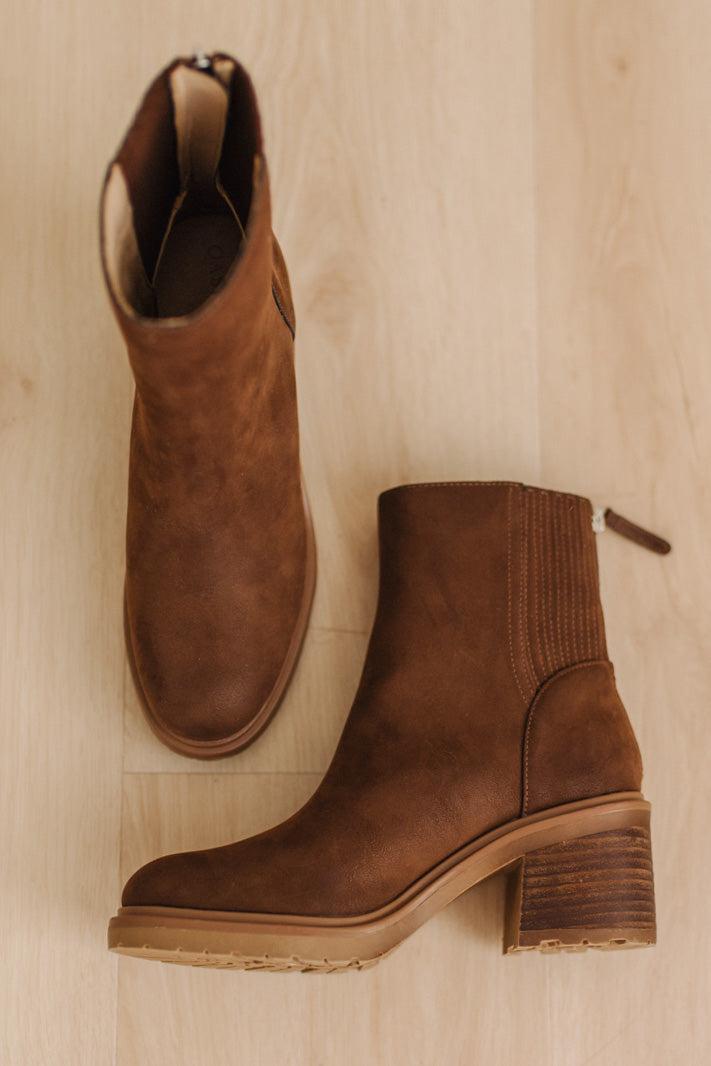 Aly Lug Chelsea Boots