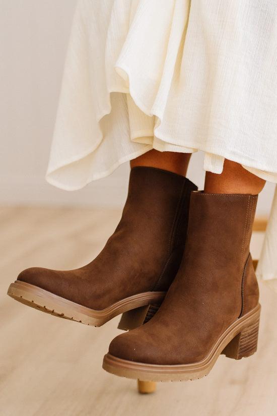 Aly Lug Chelsea Boots
