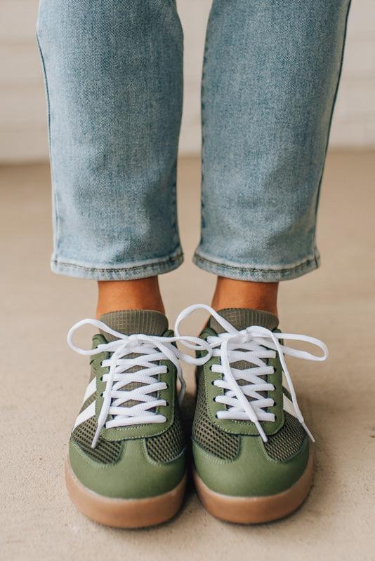 Benny Double Stripe Sneakers