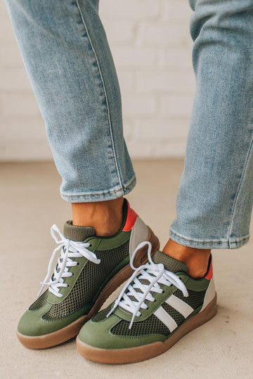 Benny Double Stripe Sneakers