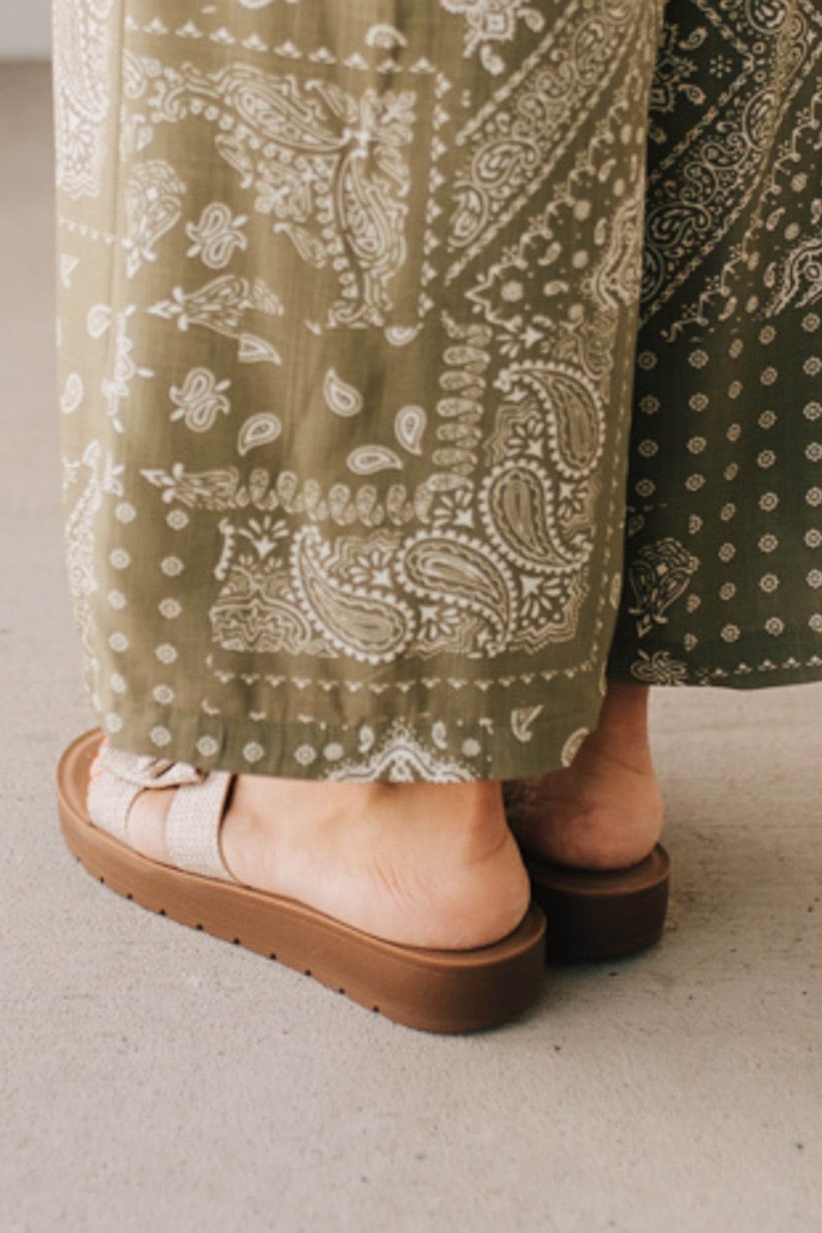 Bonnie Bow Top Slides | Linen