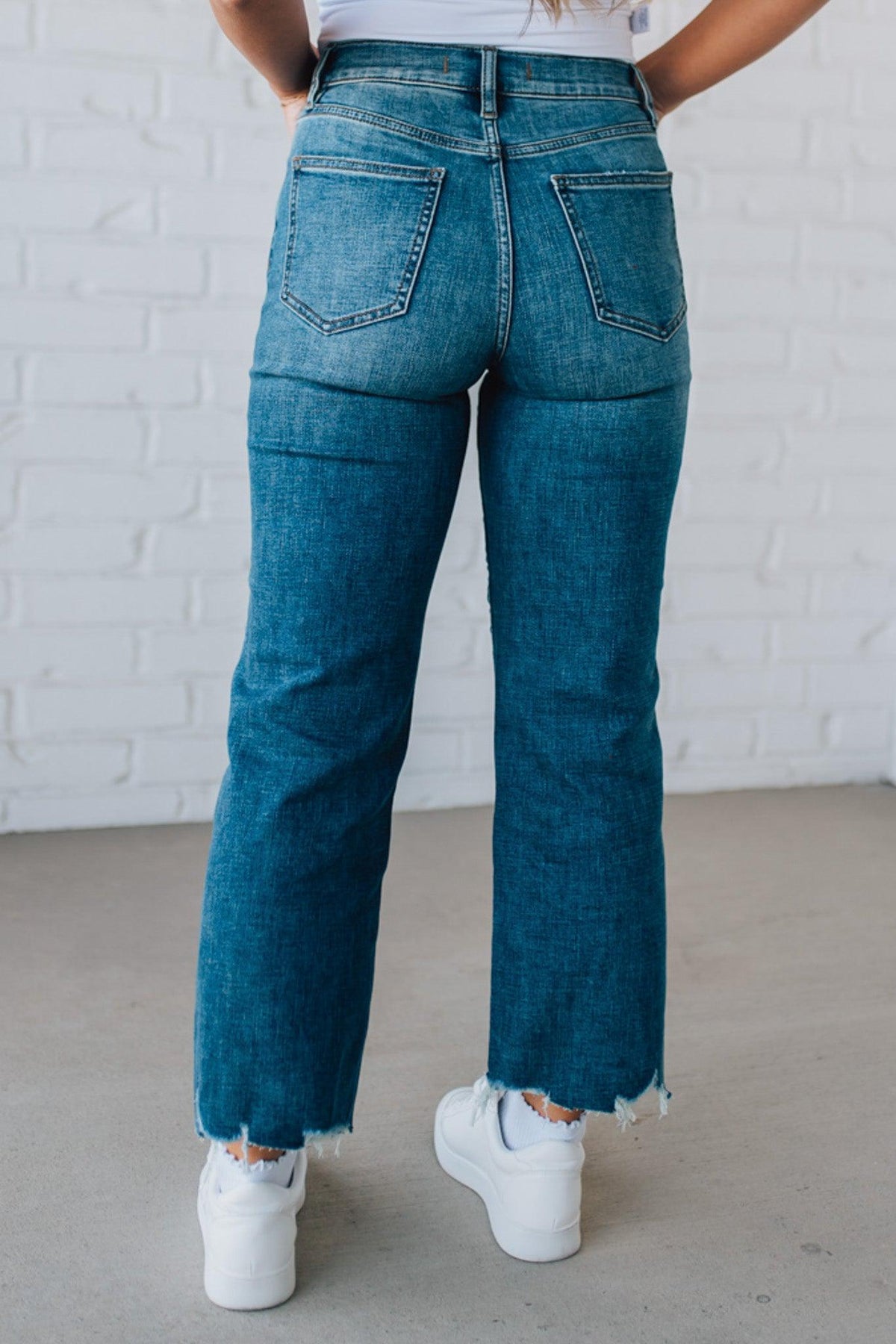 Charlie Crop Hem Jeans | Frayed Medium Wash - EUNINA