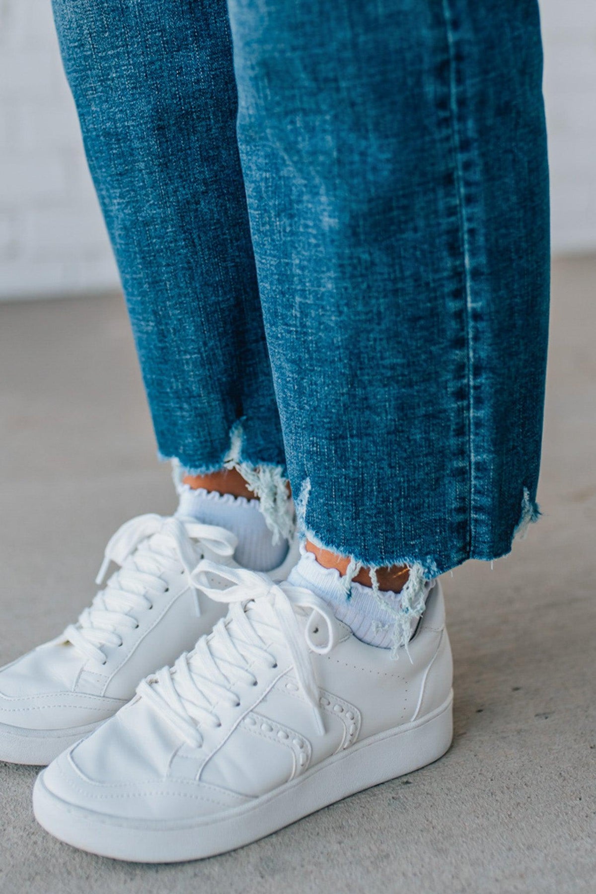 Charlie Crop Hem Jeans | Frayed Medium Wash - EUNINA