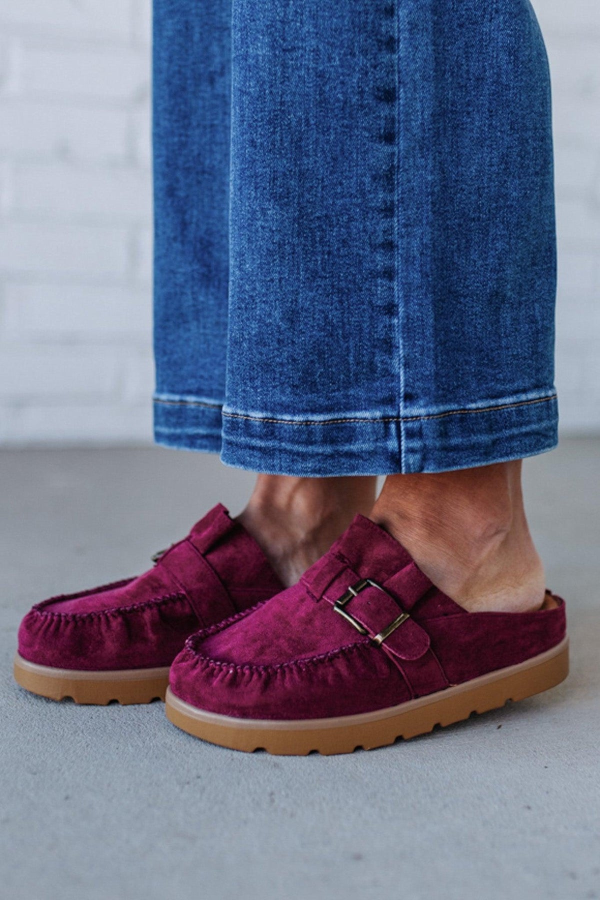 Deb Ruffled Suede Slides | Oxblood