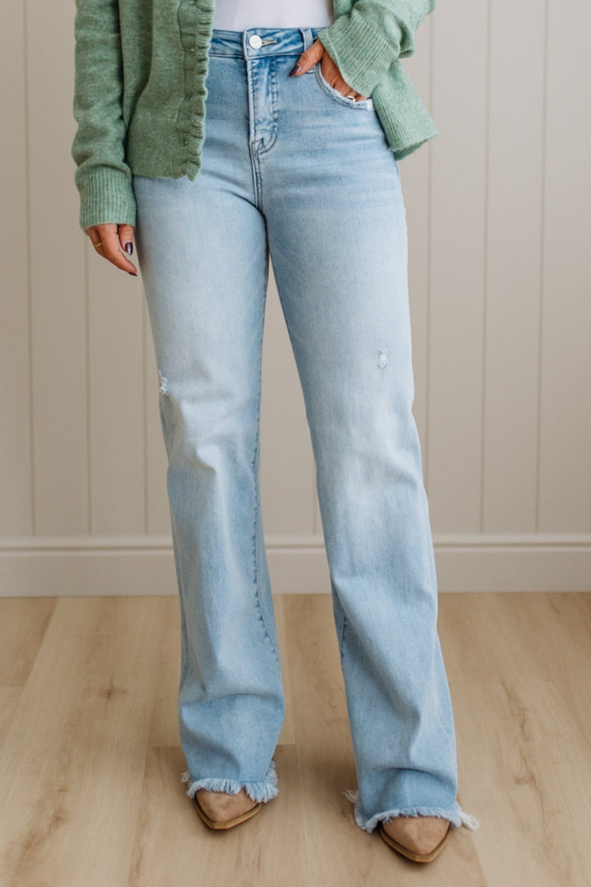 Eleanor High Rise Frayed Hem Jeans | Light - RISEN