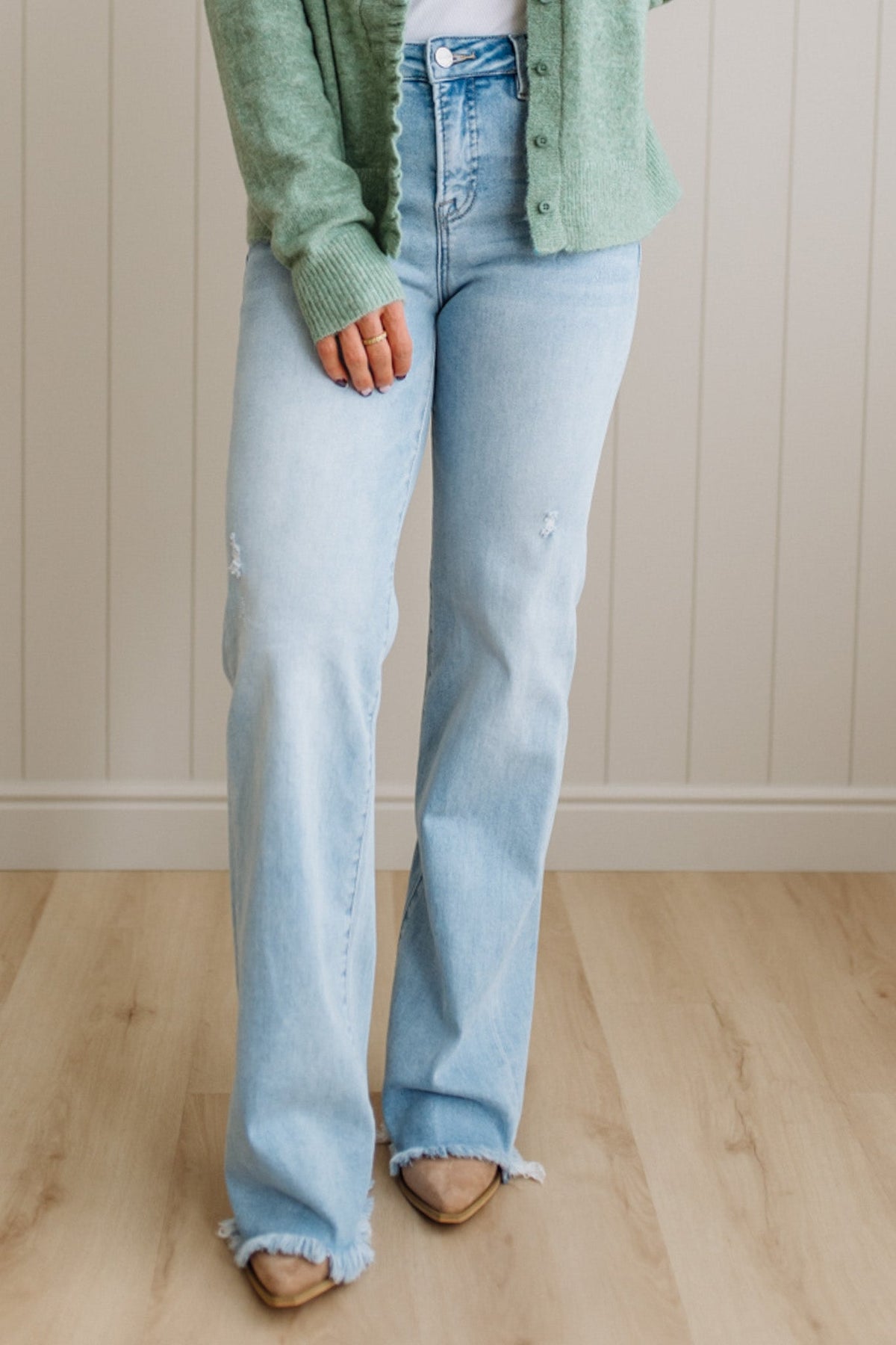 Eleanor High Rise Frayed Hem Jeans | Light - RISEN