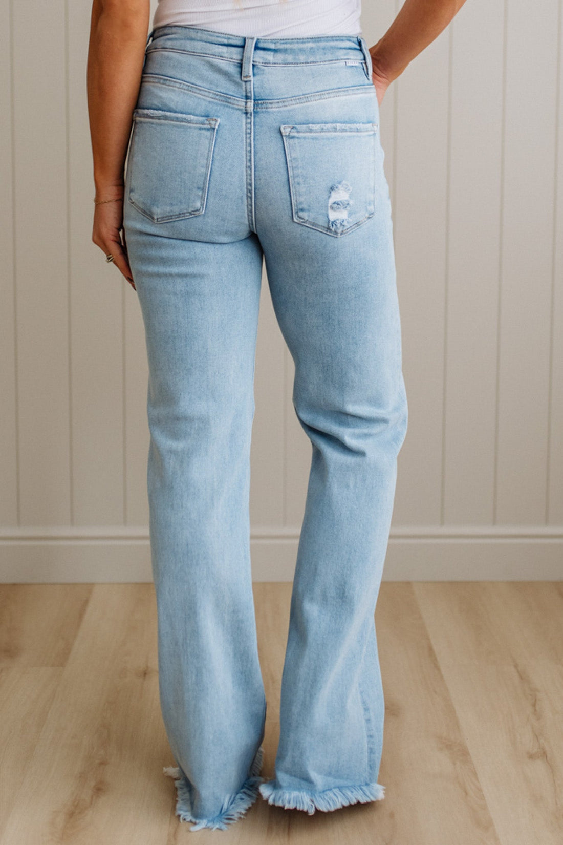 Eleanor High Rise Frayed Hem Jeans | Light - RISEN