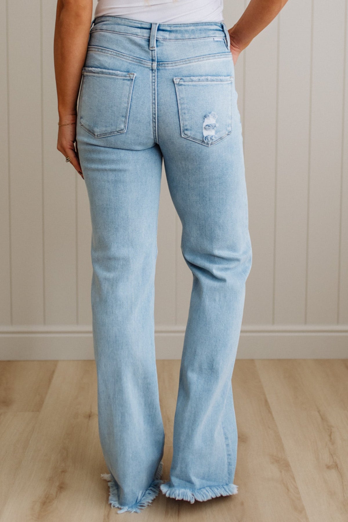 Eleanor High Rise Frayed Hem Jeans | Light - RISEN