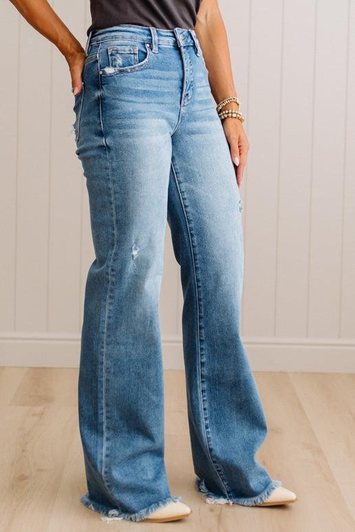 Eleanor High Rise Frayed Hem Jeans | Medium - RISEN