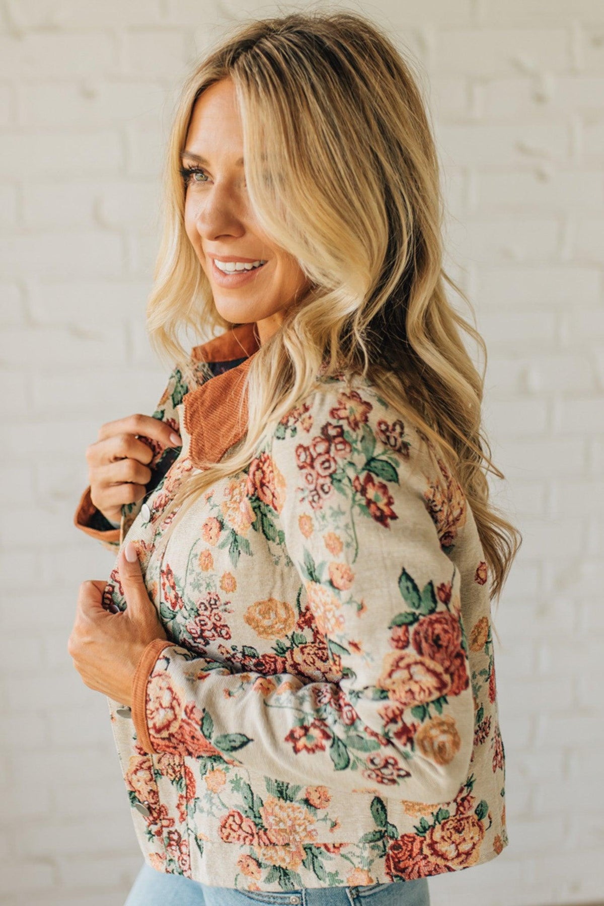 Floral Jacquard Scallop Trim Jacket