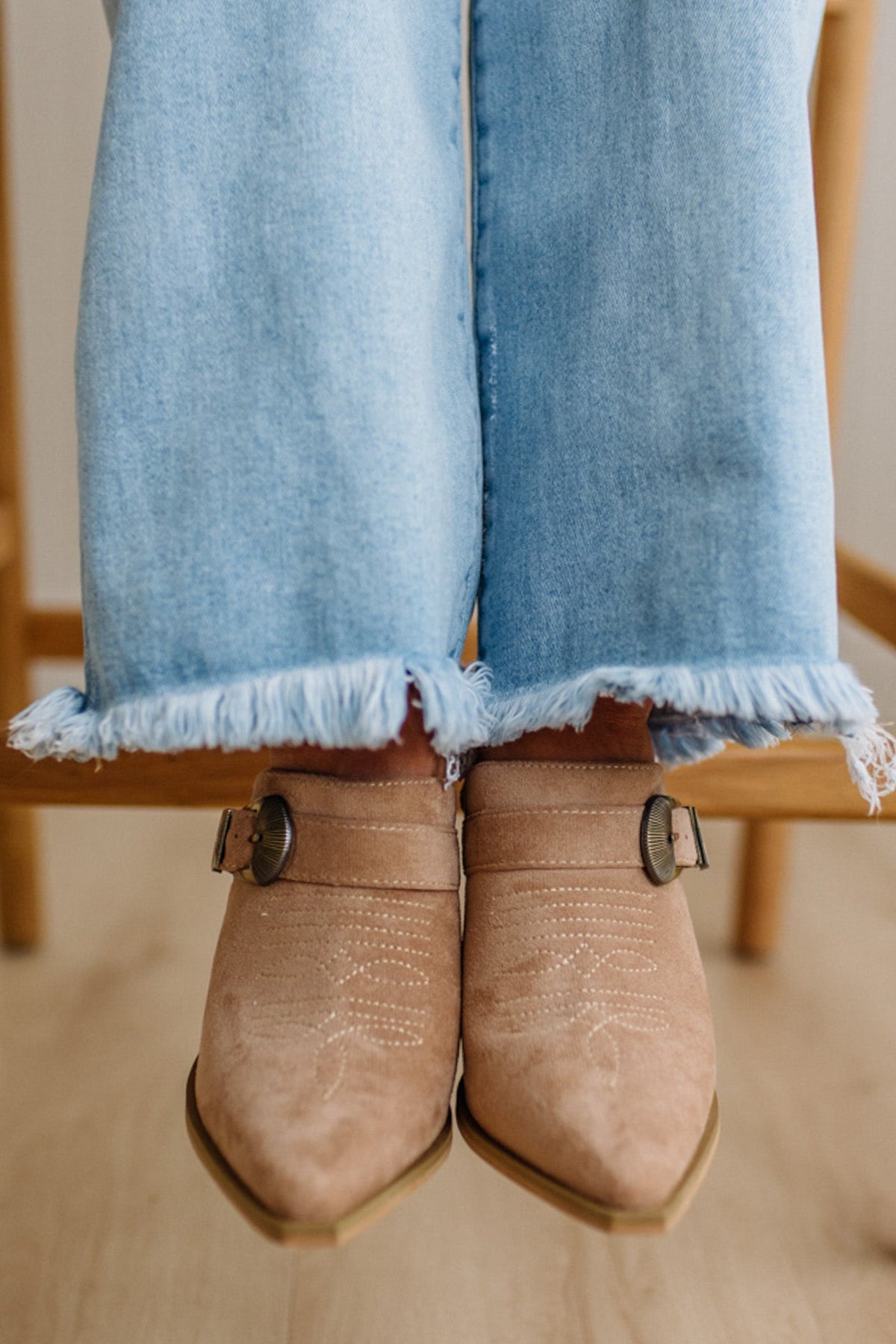 Janey Western Heeled Mules | Apricot