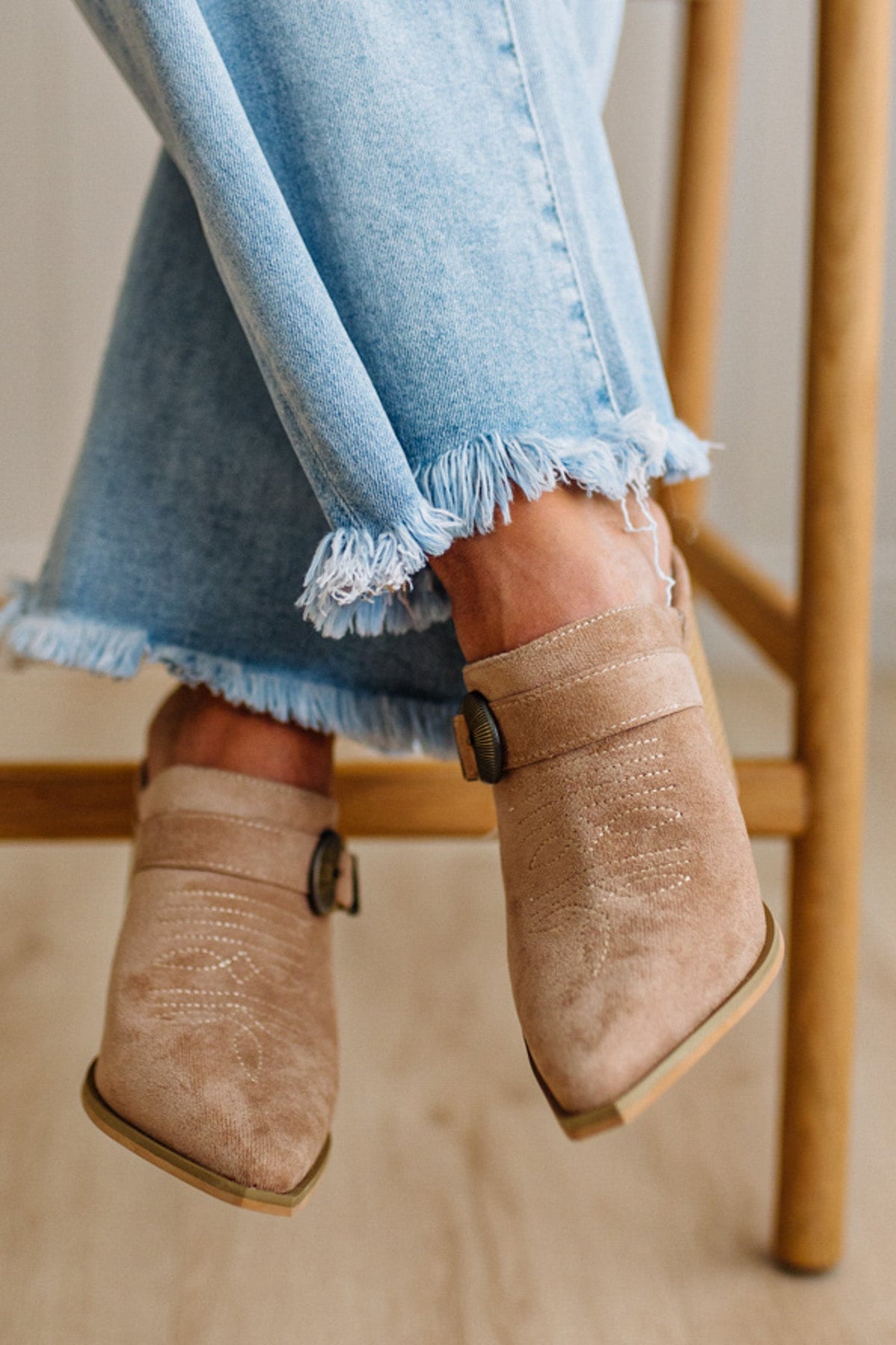 Janey Western Heeled Mules | Apricot