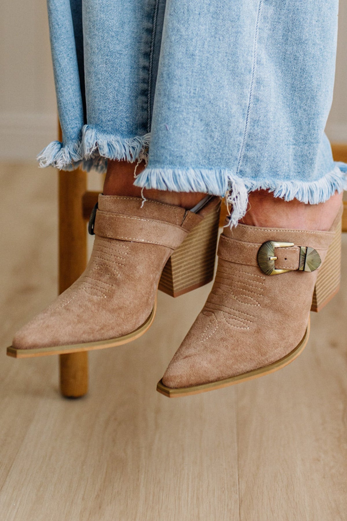 Janey Western Heeled Mules | Apricot