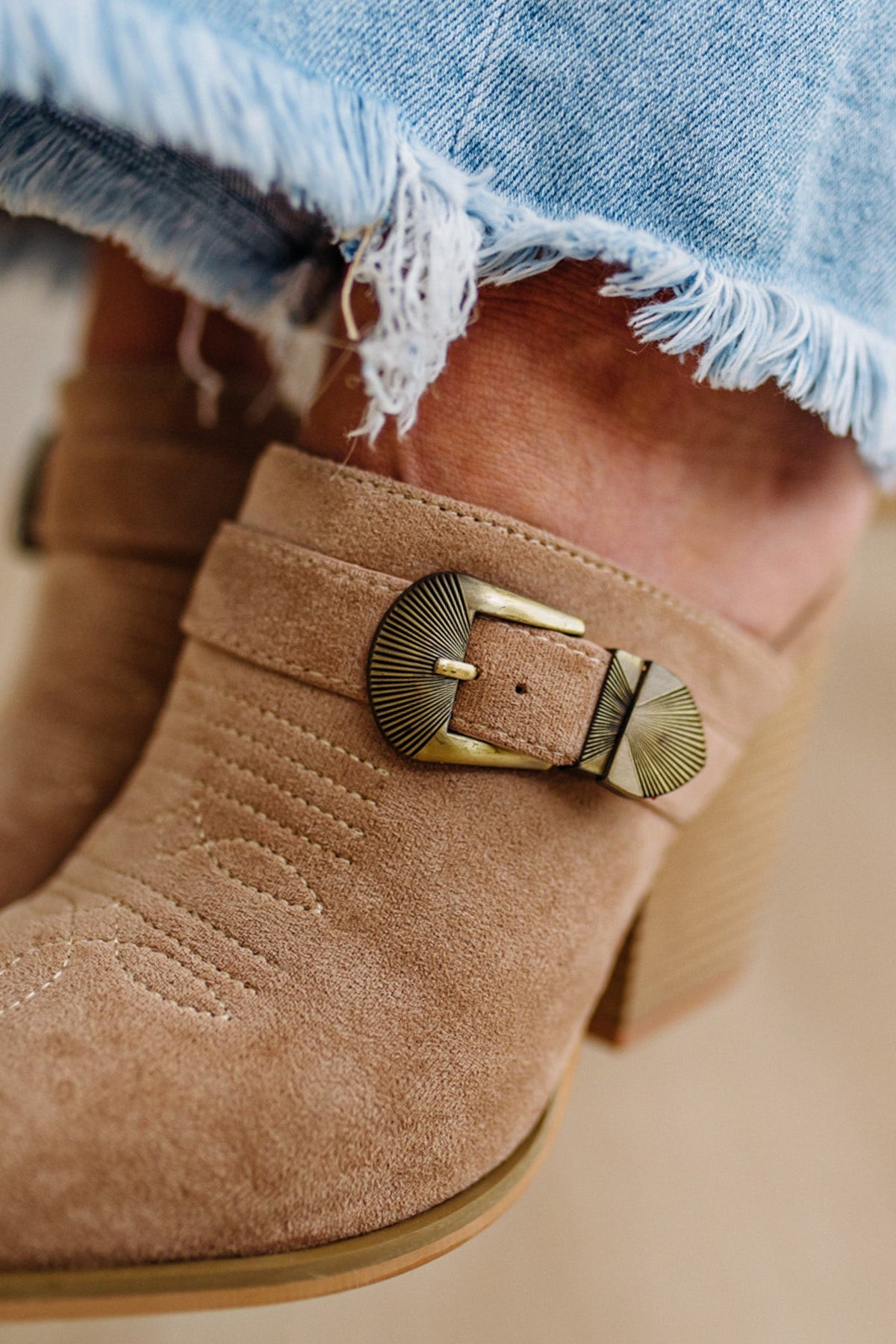 Janey Western Heeled Mules | Apricot