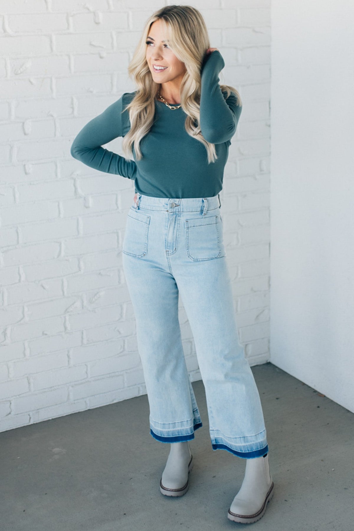 Nova Basic Long Sleeve Tee