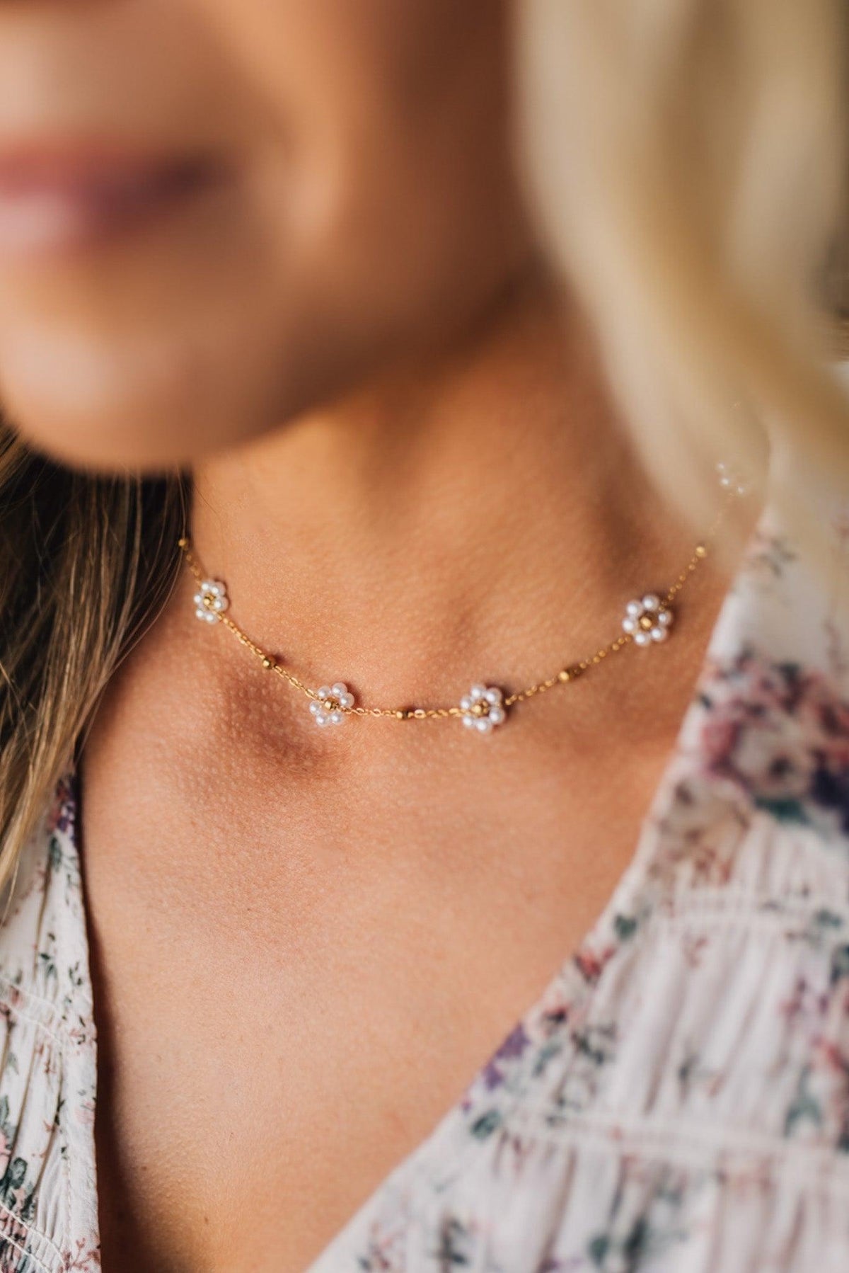 Pearl Daisy Collar Necklace