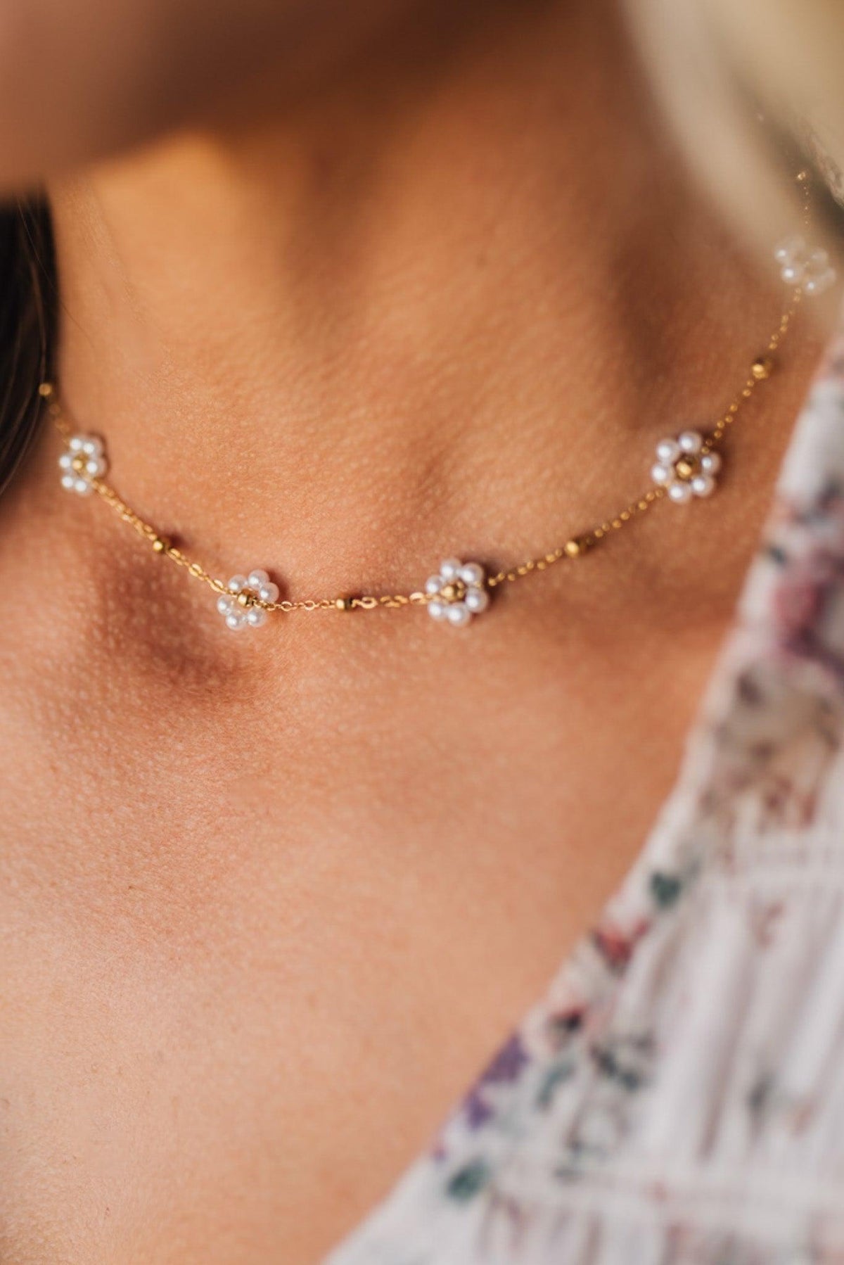 Pearl Daisy Collar Necklace