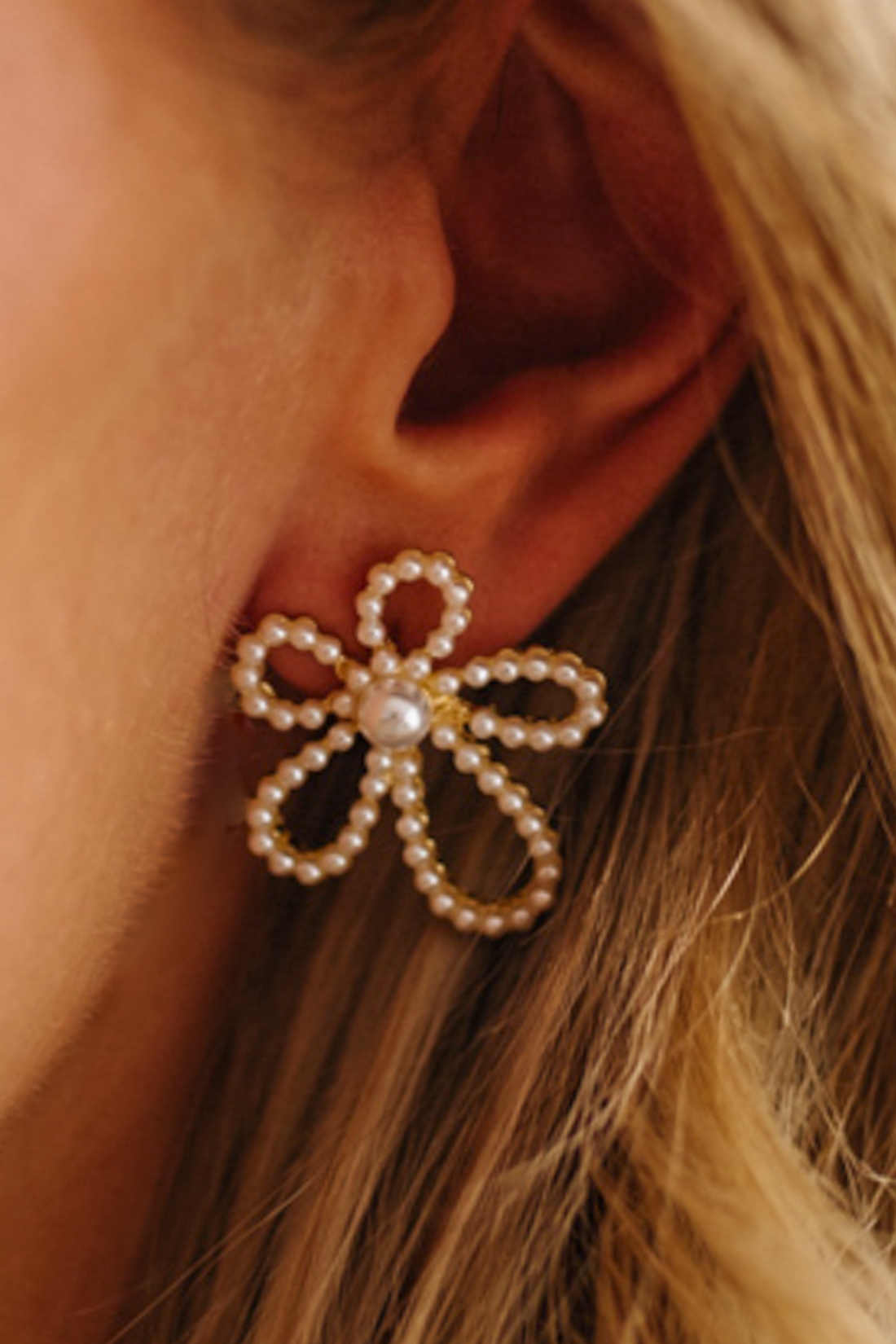 Pearl Daisy Stud Earrings